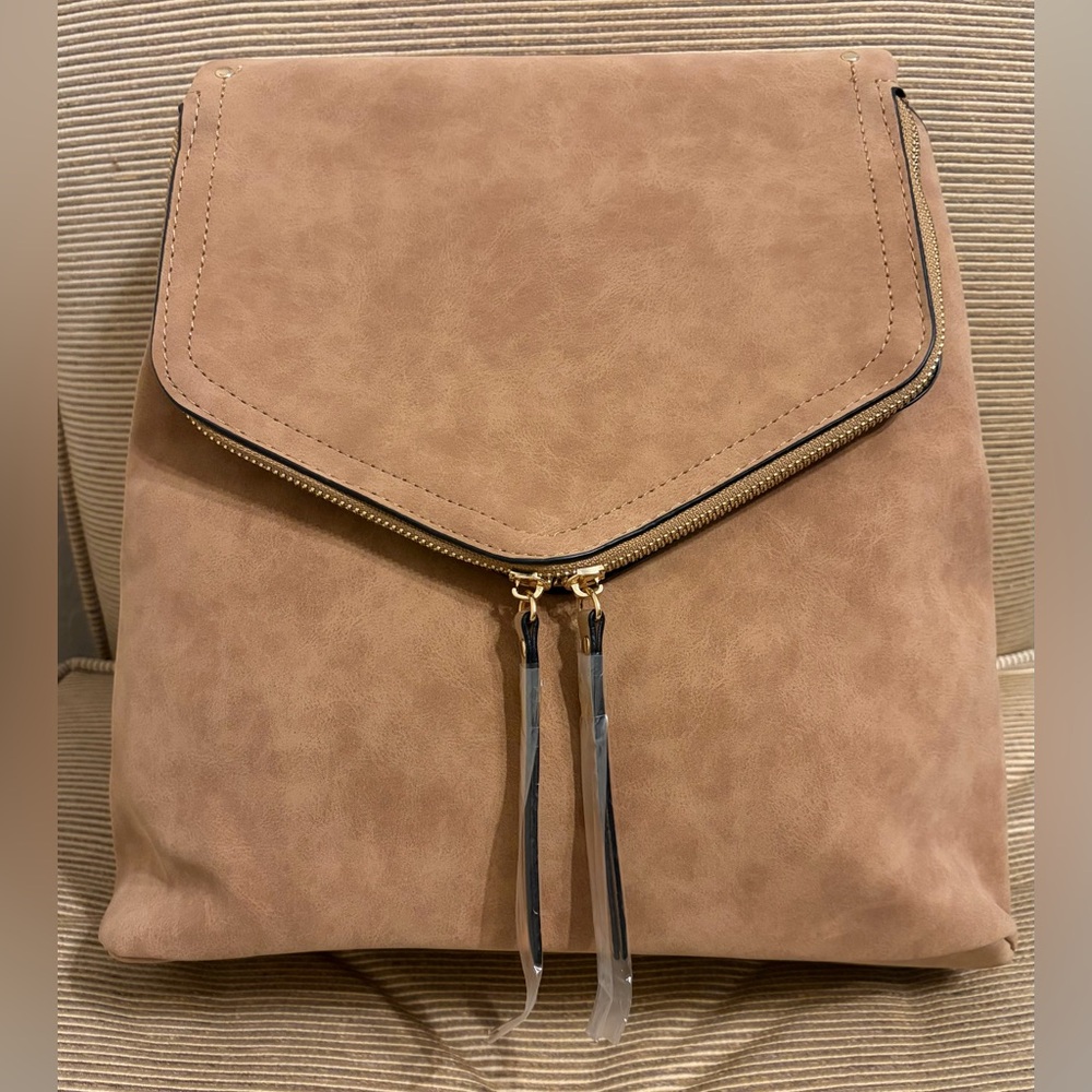 NWT VR/NYC Vinny Triple Compartment Camel Backpack